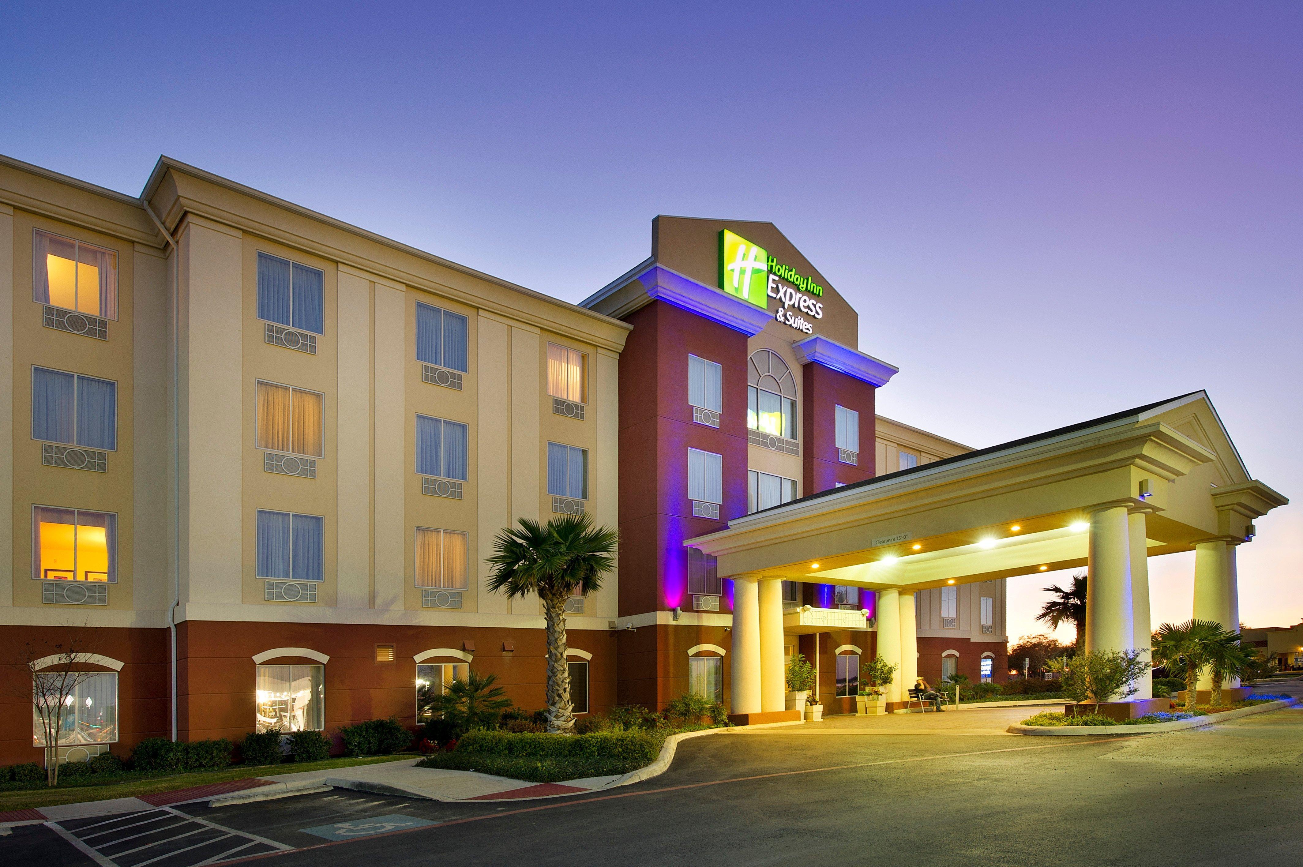 Holiday Inn Express Uvalde, An Ihg Hotel Exteriör bild